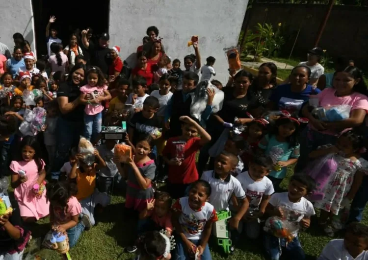 niños de Los Naranjos