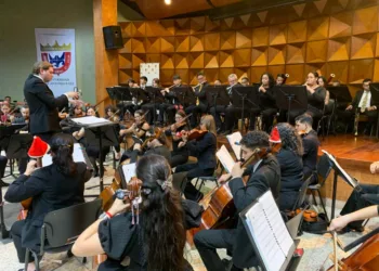 reconocimiento de la UJAP a la Orquesta