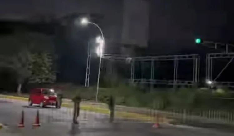 Cerrado tramo de la avenida