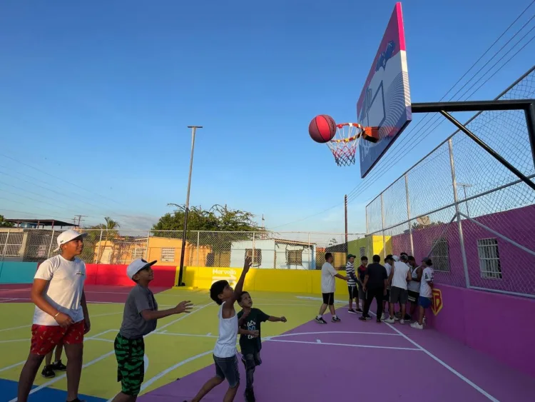 Reinaugurada cancha deportiva