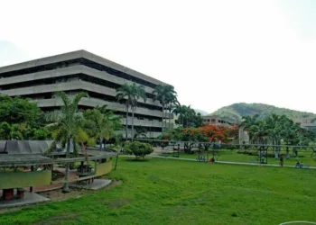 La Universidad de Carabobo reinicia sus actividades académicas y administrativas este lunes 13 de enero, tal y como estaba previsto en el calendario de la institución.