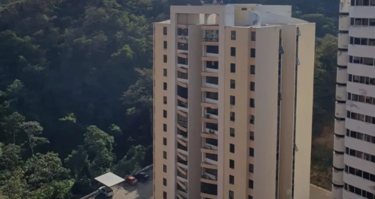 Residentes de la urbanización El Bosque no cuentan con servicio eléctrico desde horas de la madrugada de este domingo.