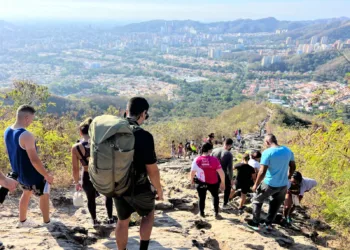 Este domingo, decenas de visitantes carabobeños visitaron el Parque Municipal Cerro El Casupo, el cual se ha consolidado como uno de los destinos más importantes de la región.