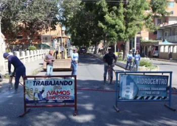 La alcaldía de Puerto Cabello inició trabajos de sustitución de tuberías de aguas negras, junto a la empresa Hidrológica del Centro (Hidrocentro) en la avenida Juan José Flores de Rancho Grande.