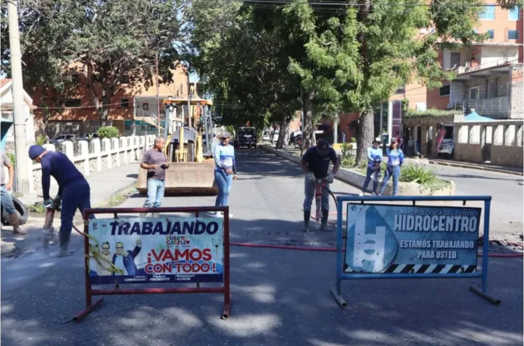 La alcaldía de Puerto Cabello inició trabajos de sustitución de tuberías de aguas negras, junto a la empresa Hidrológica del Centro (Hidrocentro) en la avenida Juan José Flores de Rancho Grande.