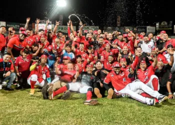 Los Cardenales de Lara derrotaron a los Bravos de Margarita y conquistaron su séptimo título de la Liga Venezolana de Béisbol Profesional.