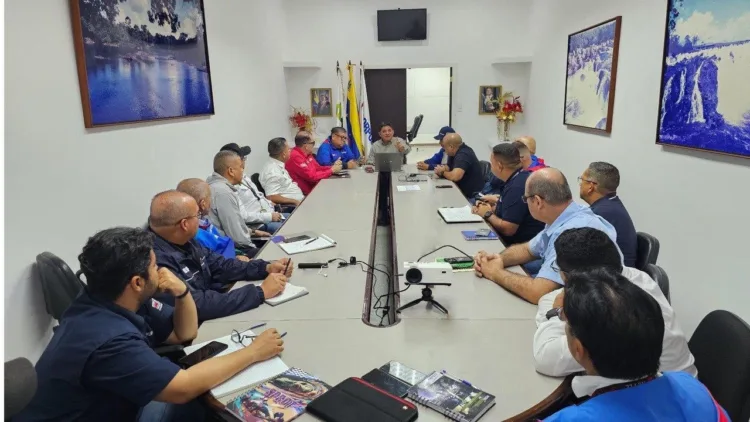 El ministro del Poder Popular para la Energía Eléctrica, Jorge Márquez, lideró este sábado una reunión con los equipos de trabajo de Corpoelec