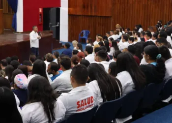 Este lunes tuvo lugar la sesión inaugural del Curso Introductorio para los Médicos, que contó con la presencia de más de 200 profesionales de la salud egresados de diferentes universidades del estado.