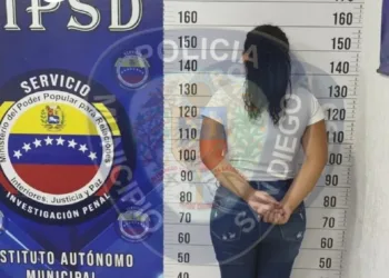 Funcionarios de la Policía Municipal de San Diego, adscritos a la Coordinación del Servicio de Investigación Penal, detuvieron a una mujer acusada de maltrato infantil contra su hijo de 9 años.
