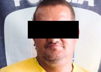 Un hombre solicitado por posesión de estupefacientes fue detenido durante una jornada de patrullaje en la calle Vargas de Guacara.