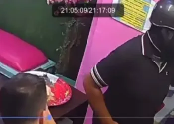 Dos sujetos encapuchados asaltaron un local al sur de Valencia