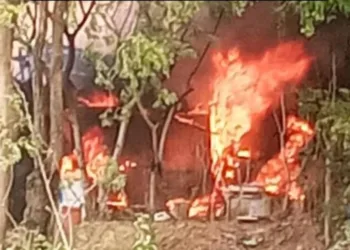 Un hombre de 74 años de edad perdió su vivienda en un incendio registrado durante la tarde del lunes en la parroquia Salom de Puerto Cabello.