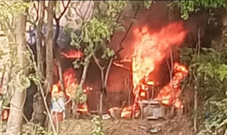 Un hombre de 74 años de edad perdió su vivienda en un incendio registrado durante la tarde del lunes en la parroquia Salom de Puerto Cabello.