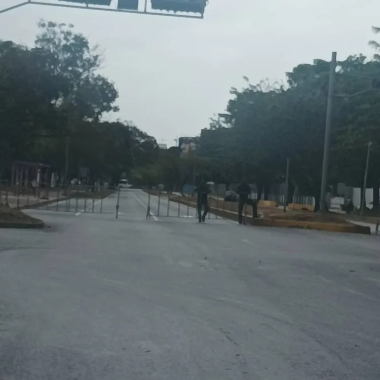 frente a la Brigada Blindada