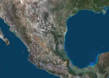 Donald Trump inició su mandato cumpliendo varias de las polémicas promesas que hizo durante la campaña electoral; una de ellas ha sido renombrar el golfo de México a través de un decreto.