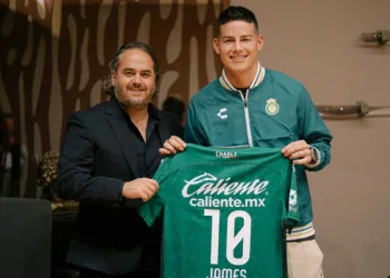 James Rodríguez presentado con el Club León