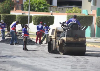 La gobernación de Carabobo inició labores de bacheo en diversos puntos de Mañongo, en el municipio Naguanagua, para solventar las necesidades viales de los habitantes de dicha comunidad.