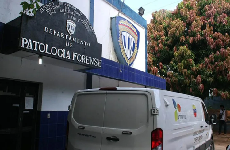 Un hombre de 63 años de edad falleció este jueves luego de caer de un poste en el sector El Socorro, de la parroquia Miguel Peña, municipio Valencia.