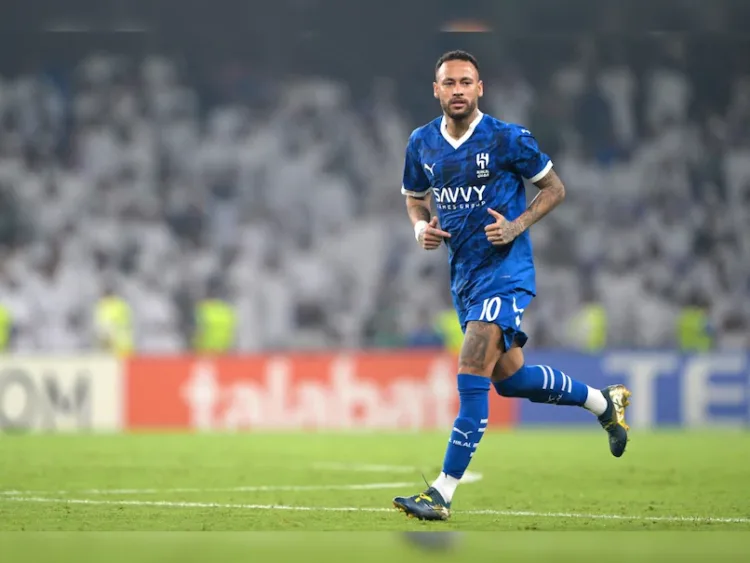 El futbolista brasileño Neymar ha rescindido su contrato con el club de Arabia Saudí, Al-Hilal.