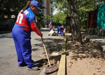 La alcaldía de Valencia desplegó cuadrillas del Plan Integral de Servicios Públicos en la parroquia San José.