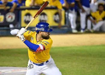 Los Navegantes del Magallanes dejaron en el terreno a las Águilas del Zulia en un intenso duelo celebrado este viernes en el estadio José Bernardo Pérez de Valencia.