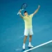 El italiano Jannik Sinner derrotó este domingo al alemán Alexander Zverev en sets corridos para coronarse campeón por segundo año consecutivo del Abierto de Australia. El marcador final fue de 6/3, 7/6 (4) y 6/3.
