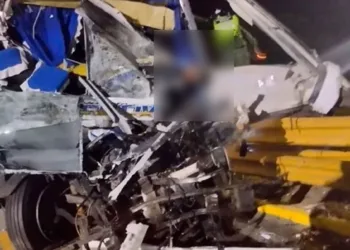 Un accidente automovilístico se registró en la Autopista Regional del Centro durante la madrugada de este lunes 24 de febrero. Se estima que una persona falleció y otras nueve resultaron heridas.