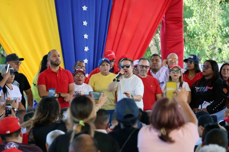 Rafael Lacava encabezó un encuentro con el Poder Popular organizado en las ciudades de Valencia y Puerto Cabello, de cara a la Consulta Popular Nacional que tendrá lugar el próximo domingo 2 de febrero.