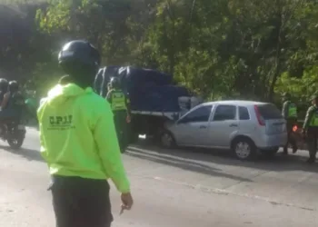 Este domingo 2 de febrero se produjo un accidente vial en la autopista Valencia-Puerto Cabello, que dejó saldo de una persona herida.
