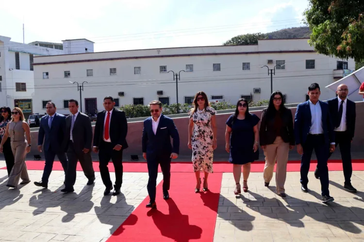 El gobernador del estado Carabobo, Rafael Lacava, conmemoró el 82 aniversario de la victoria de la Batalla de Stalingrado junto al embajador de la Federación de Rusia, Seguéi Mélik-Bagdasárov.