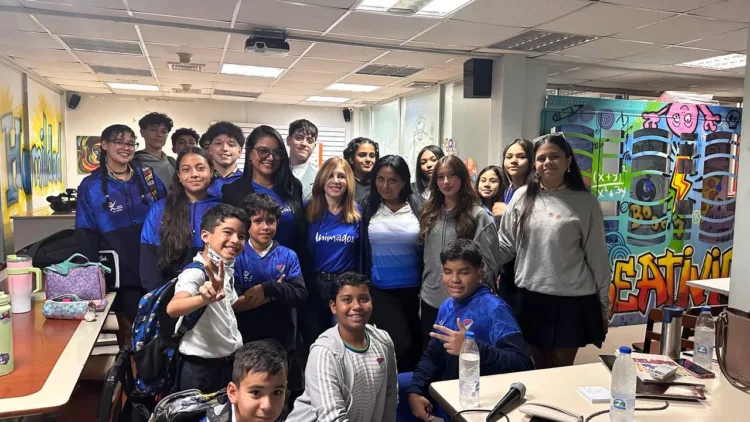El Colegio Santa Rosa organizó otras jornadas de formación en materia de locución y oratoria, de la mano de Sandy Aveledo y Eva Carolina González.