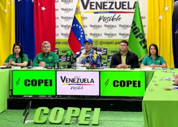 Juan Carlos Alvarado, secretario general de Copei, presentó este martes la comisión para la elaboración de propuestas por parte de su fracción parlamentaria, con respecto a una posible reforma constitucional venezolana.