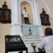 Un grupo de devotos asistieron al santuario Beato Dr. José Gregorio Hernández del centro de Valencia, para elevar sus oraciones de agradecimiento por la autorización emitida por el Vaticano para canonizar al médico venezolano.
