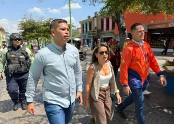 La alcaldesa Dina Castillo anunció este jueves el inicio de una etapa de rehabilitación de la avenida Bolívar Norte de Valencia.