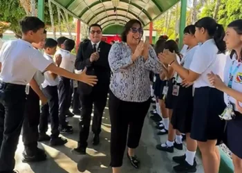 El Instituto de Educación Activa (IDEA) llevó a cabo un donativo de comida a través de la iniciativa "Un Kilo de Amor", que fue entregado ante la alcaldesa de Naguanagua, Ana González, para finalmente llegar a manos del asilo San Martín de Porres.
