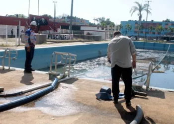 El gobernador Rafael Lacava anunció el inicio de los trabajos de recuperación del complejo de piscinas de La Isabelica.