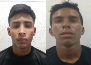 Dos hombres fueron detenidos en la avenida Agustín Codazi de Guacara por presuntamente dedicarse al robo de motocicletas, a través de amenazas de muerte contra sus víctimas.