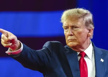 Donald Trump, presidente de los Estados Unidos, ha emitido algunas declaraciones críticas hacia el gobierno ucraniano y, particularmente, hacia Vladímir Zelenski.