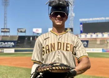 Ethan Salas, uno de los prospectos venezolanos más relevantes de los últimos años, fue invitado al Spring Training con los Padres de San Diego.