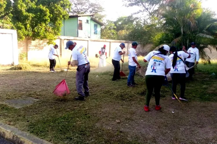 Cuadrillas de limpieza de la Fundación Carabobo Te Quiero llevaron a cabo labores de mantenimiento y de áreas verdes en el hospital Dr. Carlos Sanda del municipio Carlos Arvelo.