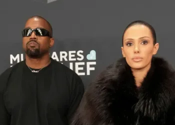 El rapero estadounidense Kanye West, habitual participante de polémicas entre famosos, asegura haber sido diagnosticado con autismo.