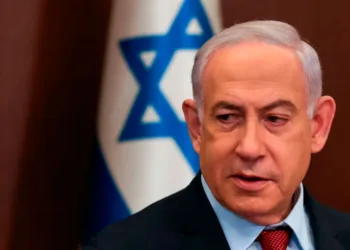 Benjamín Netanyahu amenazó con volver a atacar la Franja de Gaza en caso de que el grupo religioso Hamás siga adelante con su decisión de no liberar rehenes.