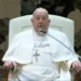 El papa Francisco ha sido hospitalizado este viernes a raíz de un cuadro de bronquitis que ha padecido durante la última semana.
