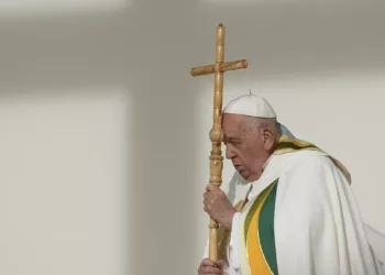 El papa Francisco continúa en un grave estado de salud y algunos estudios médicos sugieren que tiene principios de insuficiencia renal