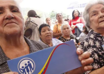Los pensionados del Instituto Venezolano de los Seguros Sociales (IVSS) comenzaron a cobrar el Bono Contra la Guerra Económica, emitido por el Sistema Patria.