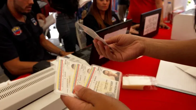 El Servicio Administrativo de Identificación, Migración y Extranjería (Saime) anunció a través de sus perfiles oficiales en redes sociales el inicio de una jornada masiva de vacunación el próximo 3 de febrero.