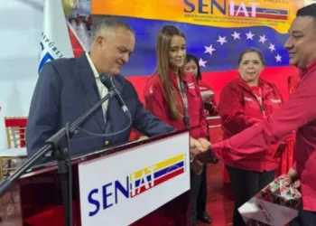 Más de mil 676 trabajadores del Seniat pasaron a ser servidores de carrera Aduanera y Tributaria del ente, durante el trigésimo sexto acto de justicia social.