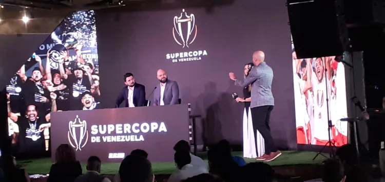 El fútbol profesional venezolano contará con una nueva competencia, tras el anuncio de la creación de la Supercopa de Venezuela.