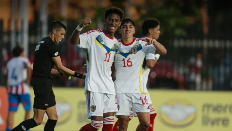 La selección venezolana de fútbol en su categoría Sub-17 derrotó a Paraguay con marcador de 3 goles a 0, en un amistoso previo al torneo Sudamericano, durante la preparación que los dirigidos por Oswaldo Vizcarrondo llevan a cabo en tierra guaraníes.