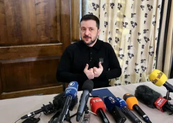Vladimir Zelenski aseguró en una reunión con senadores estadounidenses que no tiene previsto reunirse con ningún ciudadano ruso, a menos que se trate de Vladímir Putin.